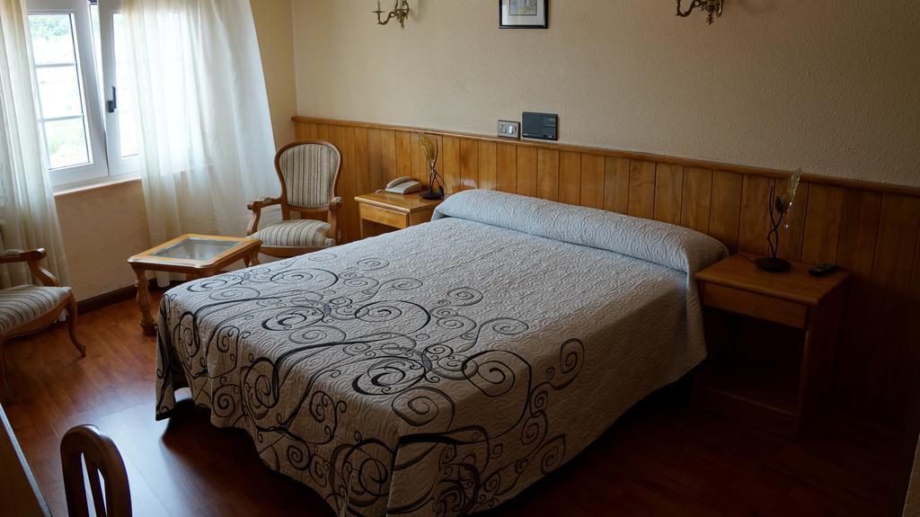 Hotel Larry Cee Zimmer foto