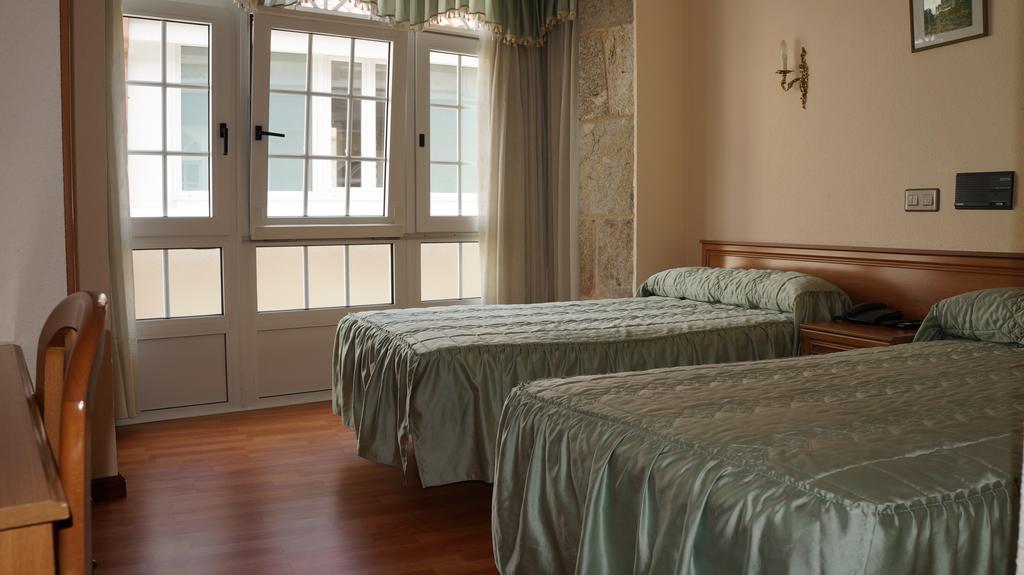 Hotel Larry Cee Zimmer foto